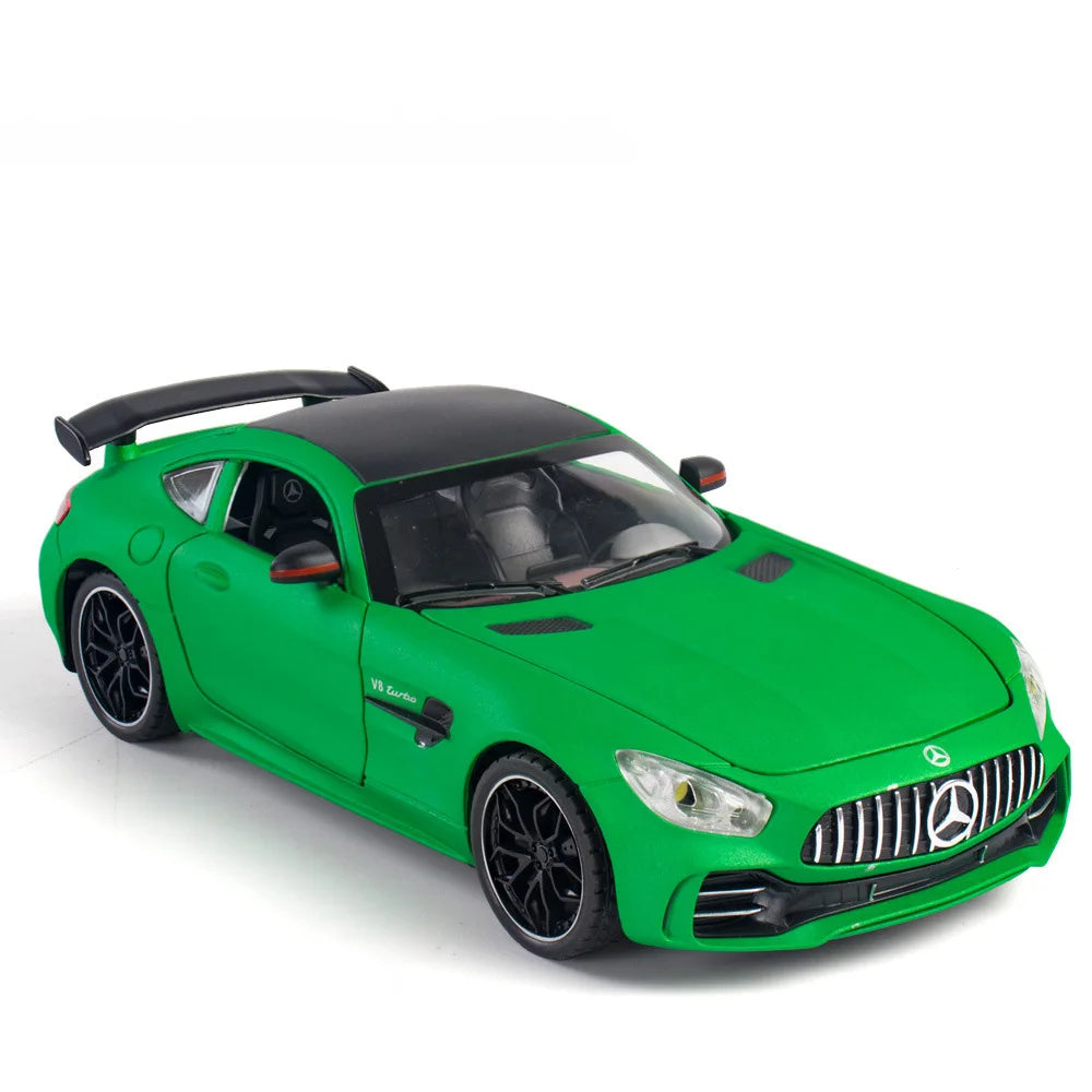 Model Mercedes Benz AMG GTR 1:24