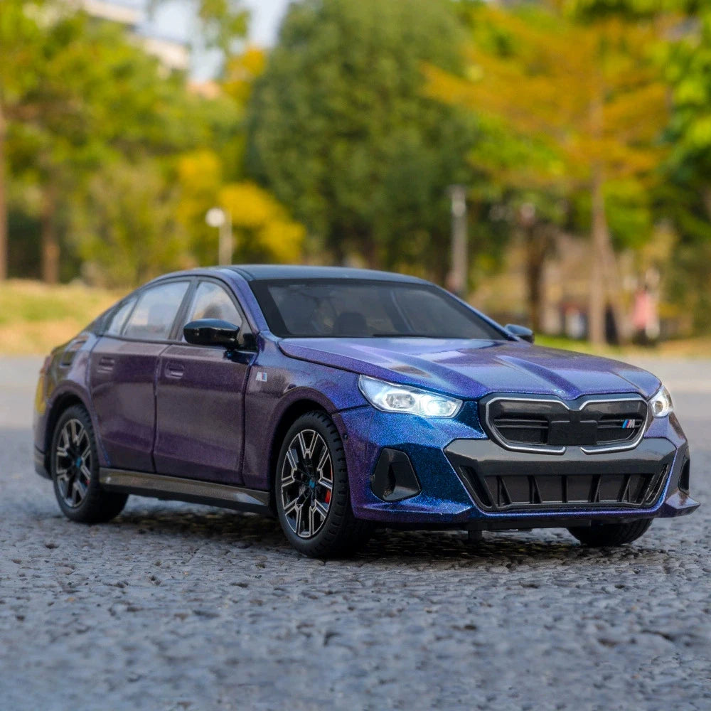 Model BMW i5 M60 1:24