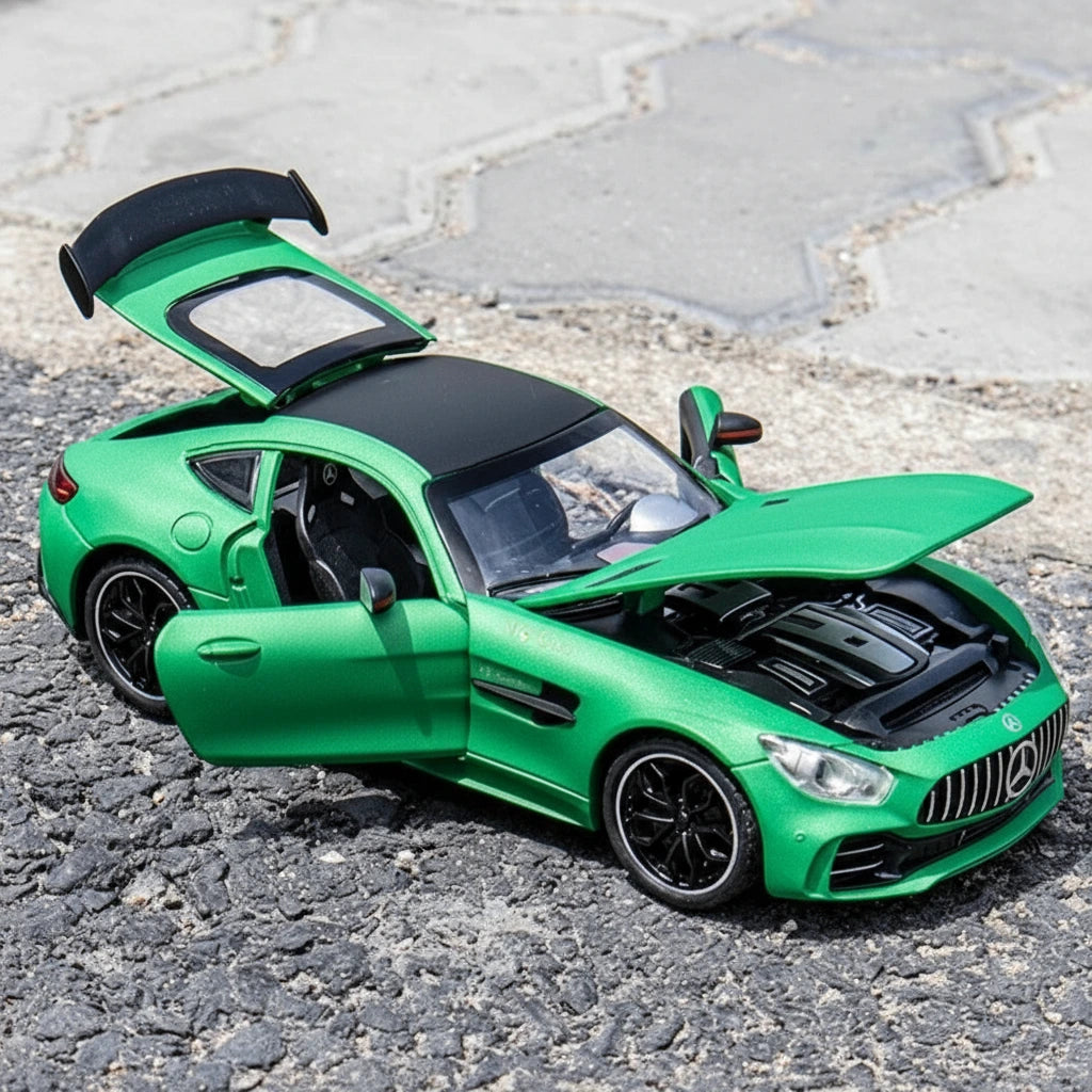 Model Mercedes Benz AMG GTR 1:24