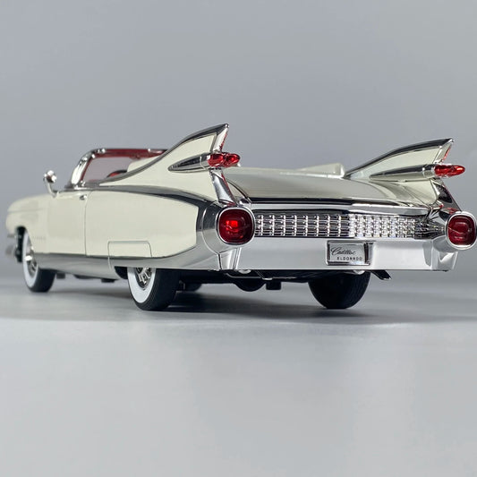 Cadillac Eldorado 1:24 – klasyczny metalowy model kolekcjonerski z LED