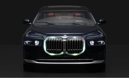 Model BMW i7 G70 1:24