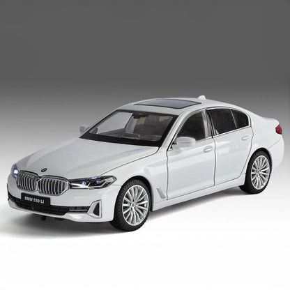 BMW 530Li 1:24 – luksusowy metalowy model kolekcjonerski z LED