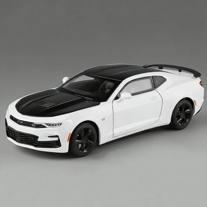 Chevrolet Camaro SS 1:24 – amerykański muscle car model z LED