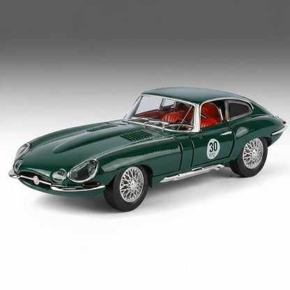 Jaguar E-Type 1:24 – metalowy model kolekcjonerski z oświetleniem LED
