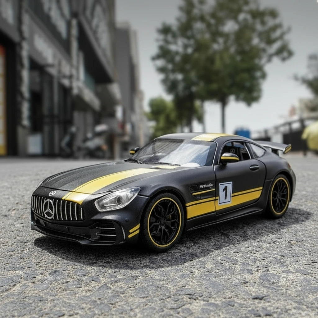 Model Mercedes Benz AMG GTR 1:24