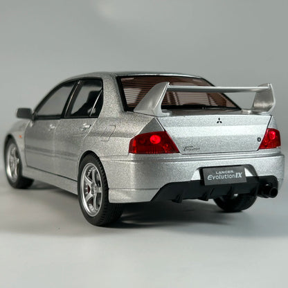Mitsubishi Lancer Evolution IX 1:24 – kultowy JDM model kolekcjonerski z LED