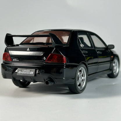 Mitsubishi Lancer Evolution IX 1:24 – kultowy JDM model kolekcjonerski z LED