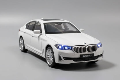 BMW 530Li 1:24 – luksusowy metalowy model kolekcjonerski z LED
